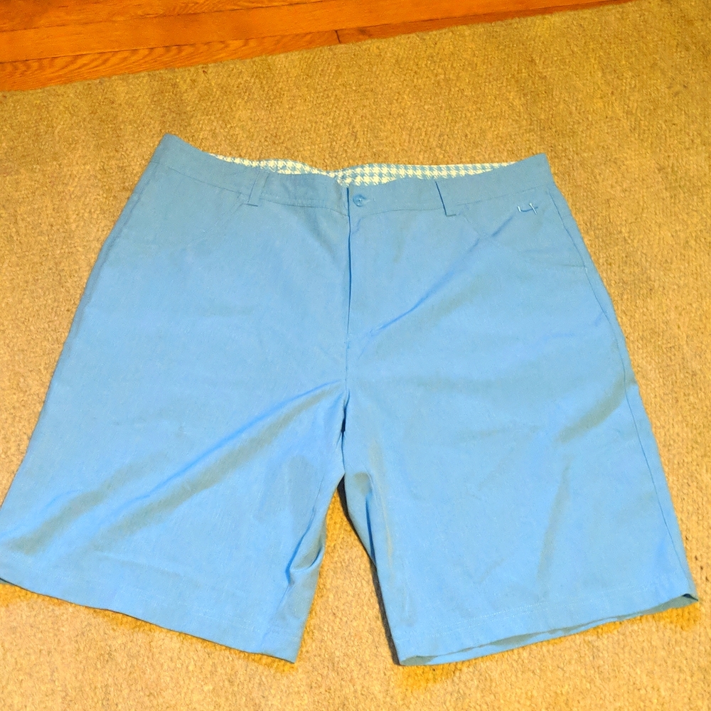 Mens short par 4 golf shorts